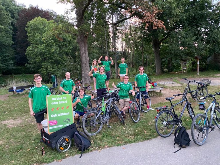 GRÜNE Jugend Lohmar eröffnet ihren Straßenwahlkampf mit einer Fahrradtour